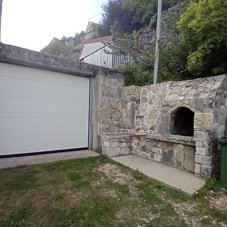 Konak Ugnji-Village Cetynia Zewnętrze zdjęcie