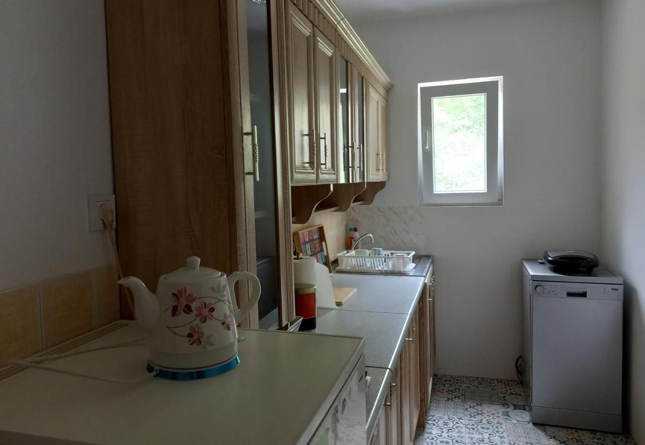 Konak Ugnji-Village Cetynia Zewnętrze zdjęcie