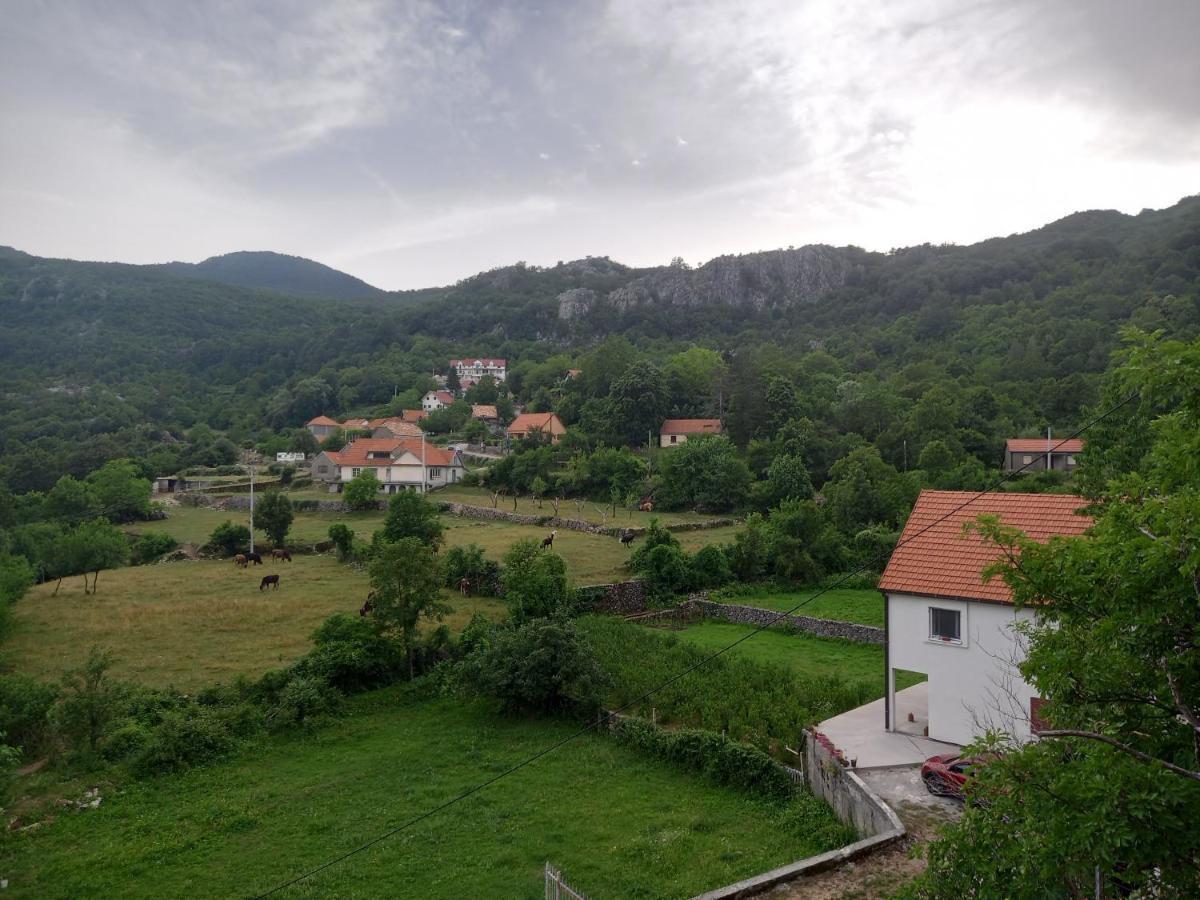 Konak Ugnji-Village Cetynia Zewnętrze zdjęcie
